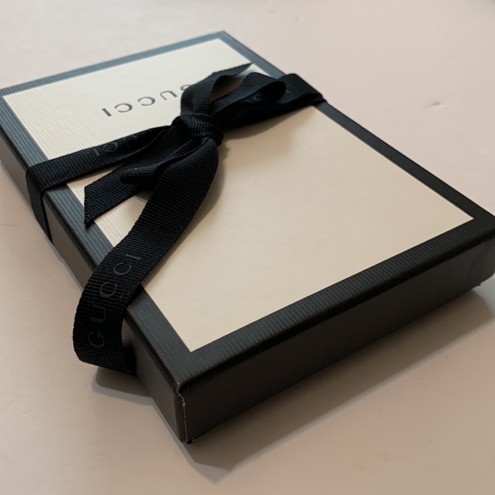 Gucci EMPTY Gift Box & Gucci Ribbon • Authentic - Picture 6 of 9
